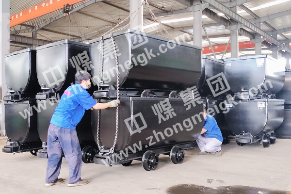 中煤集團一批固定式礦車發(fā)往云南