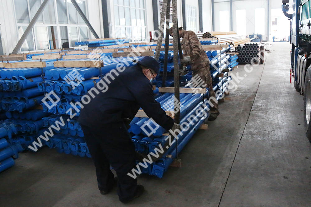 中煤集團(tuán)一批液壓支柱、礦車分別發(fā)往黑龍江和山西