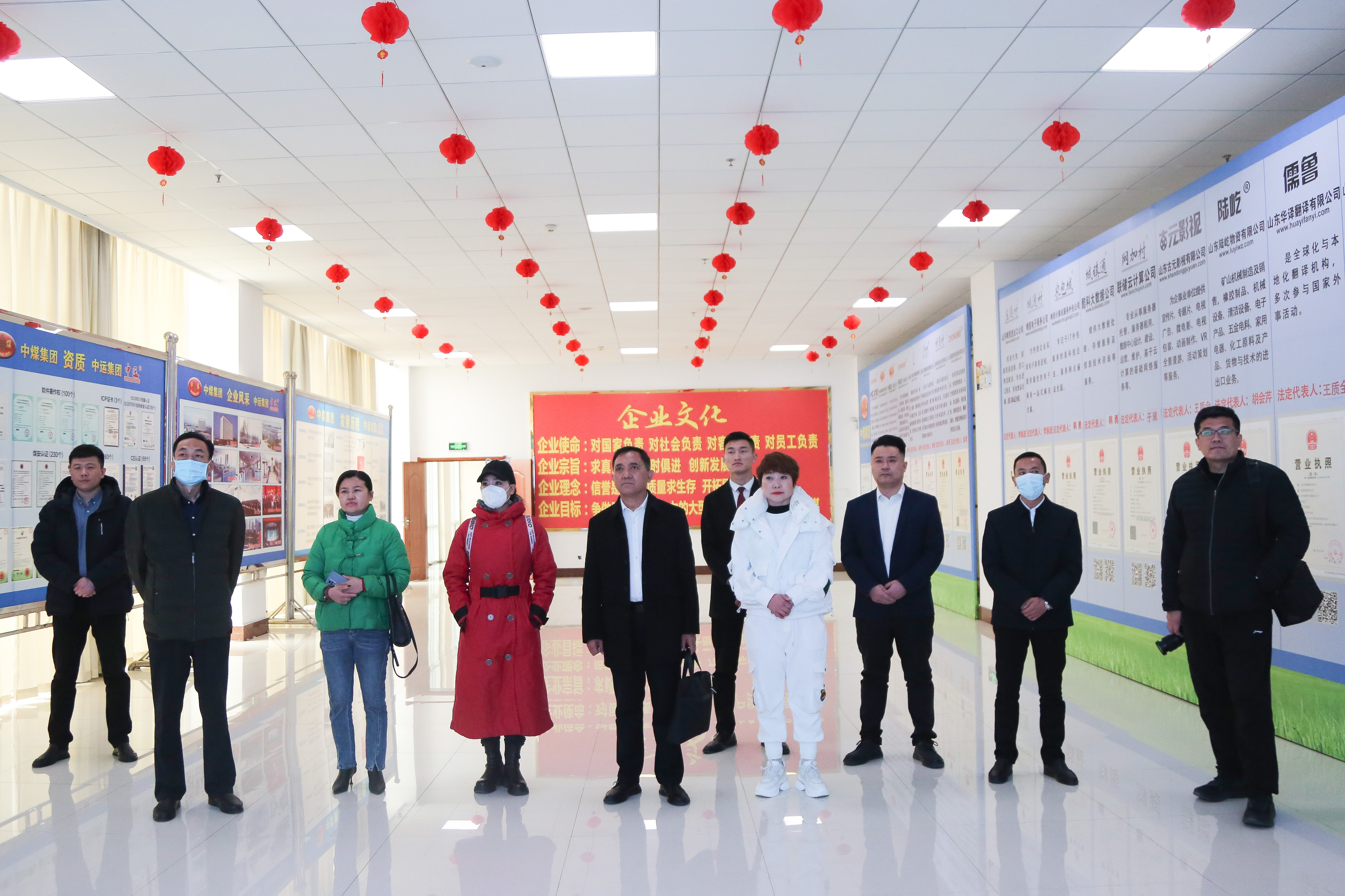 濟(jì)寧高新區(qū)黨建工作室負(fù)責(zé)人謝華亮一行蒞臨中煤集團(tuán)參觀指導(dǎo)
