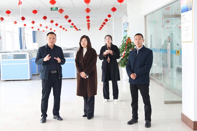 山東省電子商務(wù)協(xié)會領(lǐng)導蒞臨中煤集團參觀指導